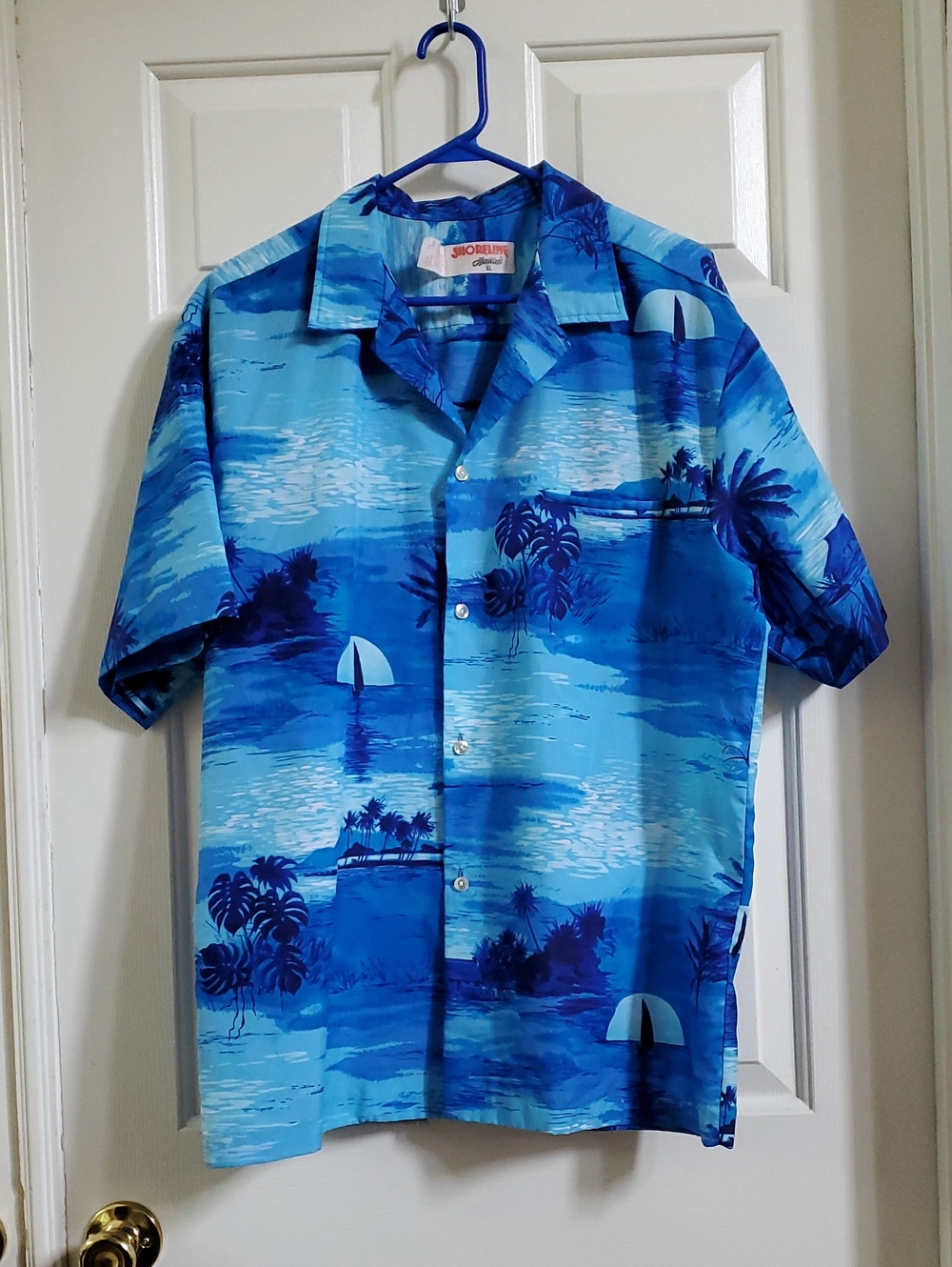 Men's XL Shoreline Blue Tropical Sailboat Print Button-Down Shirt